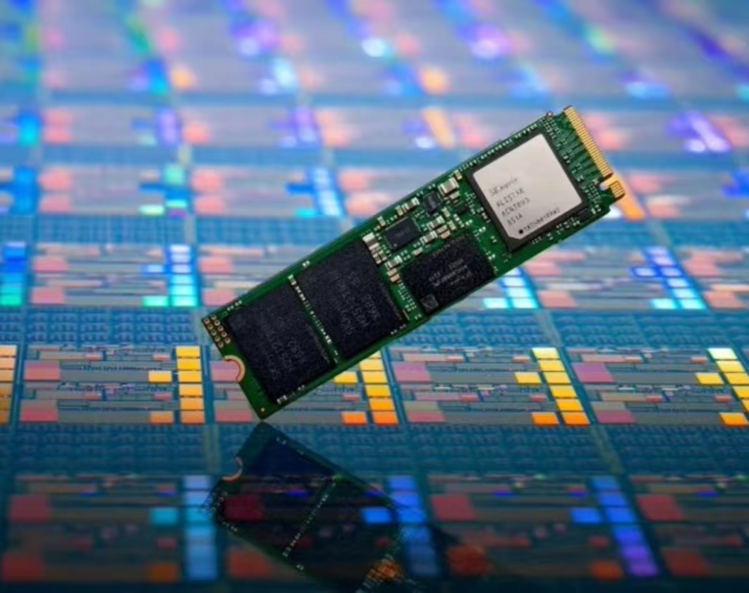 Performance Divergence and Price Surge in the Memory Industry
